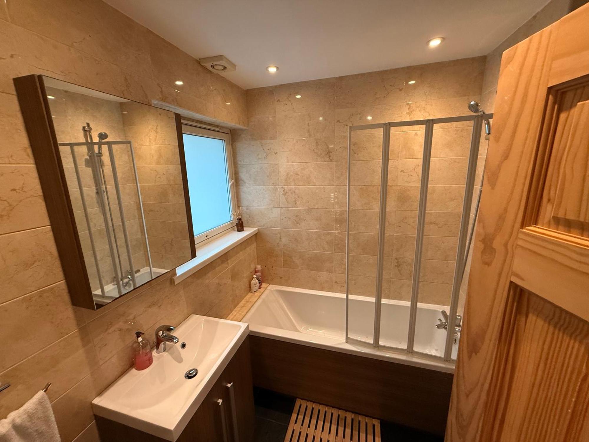 Two Bedroom Flat In The Heart Of Лондон Экстерьер фото